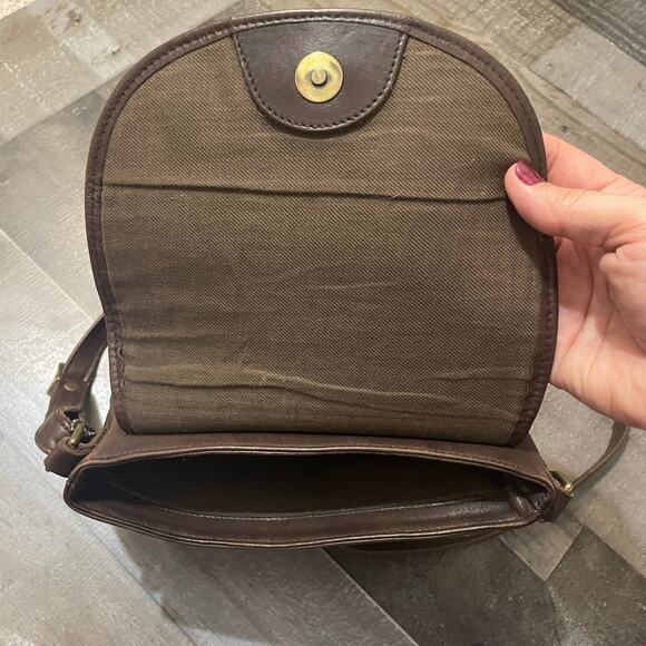 Ellington Vintage Leather Adjustable Strap Crossbody Bag Unisex Dark Brown - Picture 9 of 14